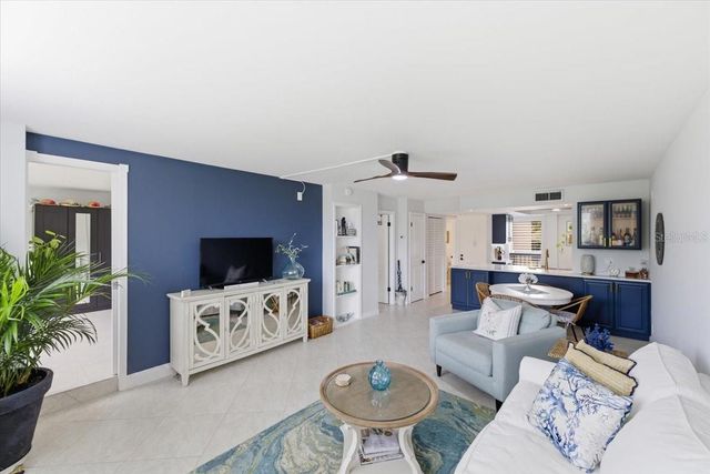 2621 COVE CAY DRIVE 302, Clearwater, FL 33760