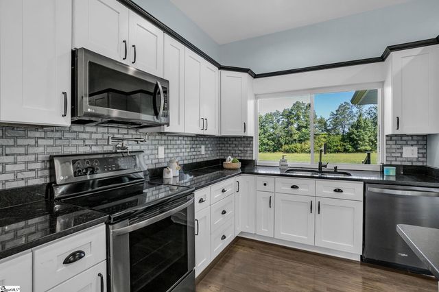 305 Waters Road, Taylors, SC 29687