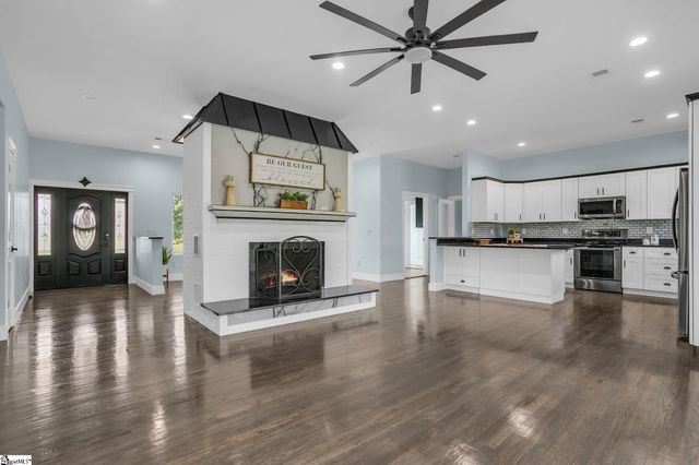 305 Waters Road, Taylors, SC 29687