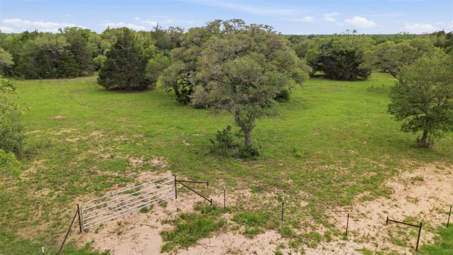 1165 Cr 213, Weimar, TX 78962