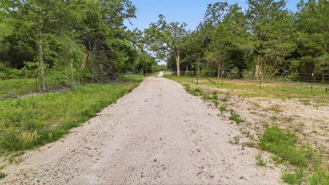1165 Cr 213, Weimar, TX 78962