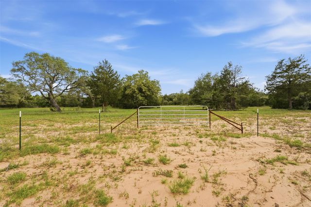 1165 Cr 213, Weimar, TX 78962