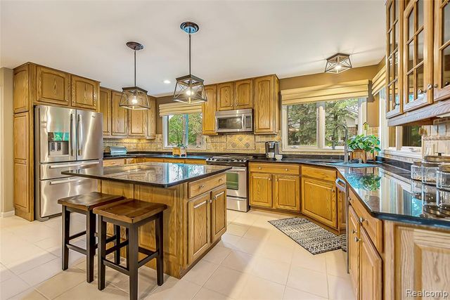 13285 Latheron Drive, Plymouth, MI 48170