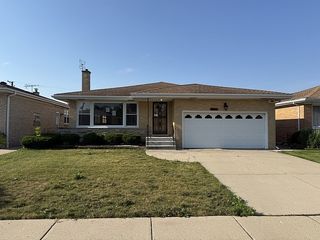 8307 W Balmoral Avenue, Chicago, IL 60656