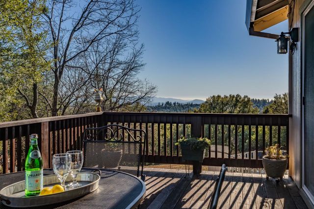 13996 Toma Ln, Pine Grove, CA 95665