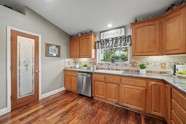 13996 Toma Ln, Pine Grove, CA 95665