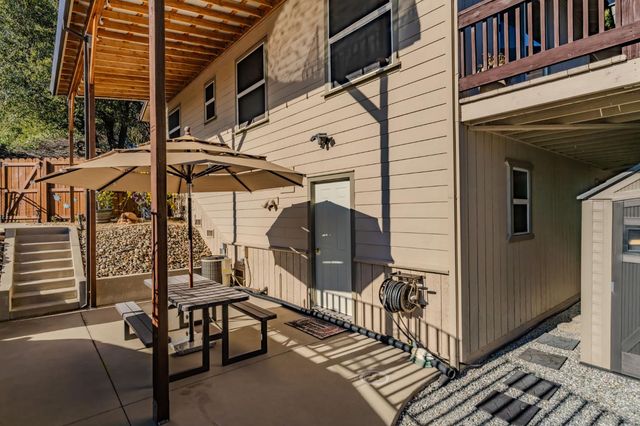 13996 Toma Ln, Pine Grove, CA 95665