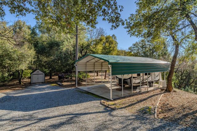 13996 Toma Ln, Pine Grove, CA 95665