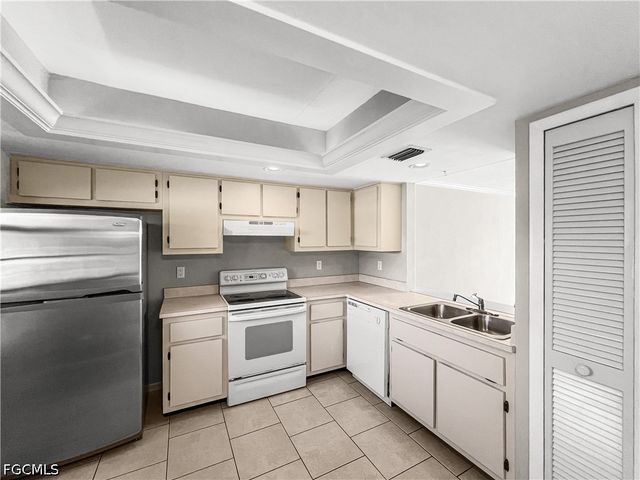 4530 SW 10th AVE 102, Cape Coral, FL 33914