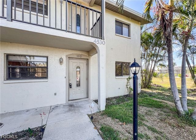 4530 SW 10th AVE 102, Cape Coral, FL 33914