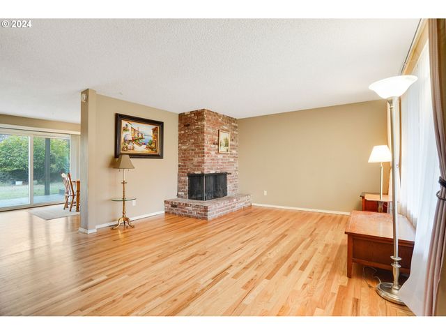 390 Nw CONIFER Blvd, Corvallis, OR 97330