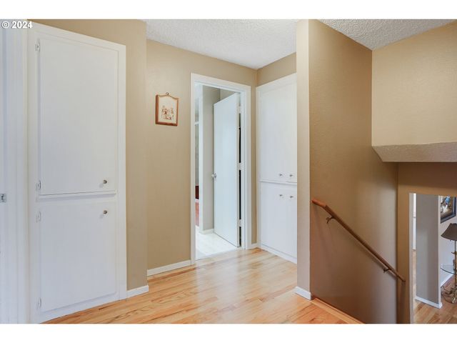 390 Nw CONIFER Blvd, Corvallis, OR 97330