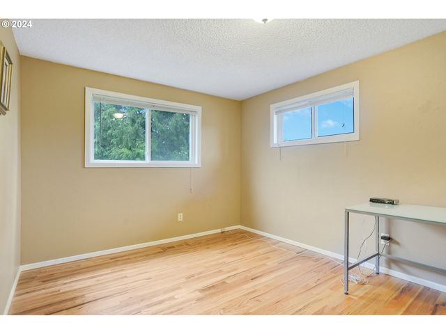 390 Nw CONIFER Blvd, Corvallis, OR 97330