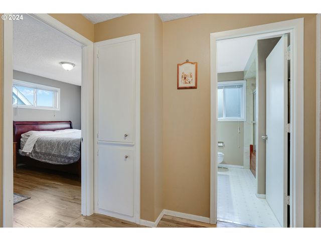 390 Nw CONIFER Blvd, Corvallis, OR 97330