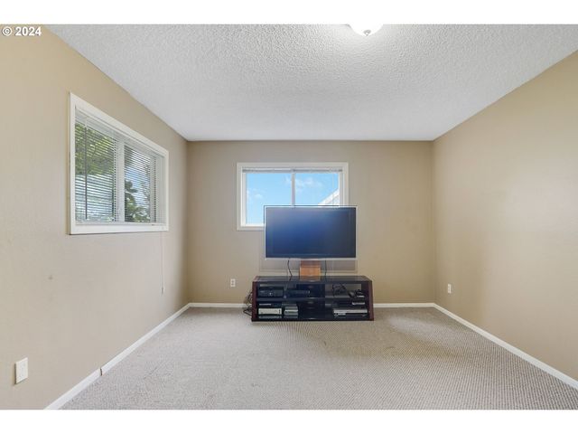 390 Nw CONIFER Blvd, Corvallis, OR 97330