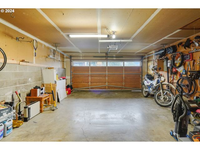 390 Nw CONIFER Blvd, Corvallis, OR 97330