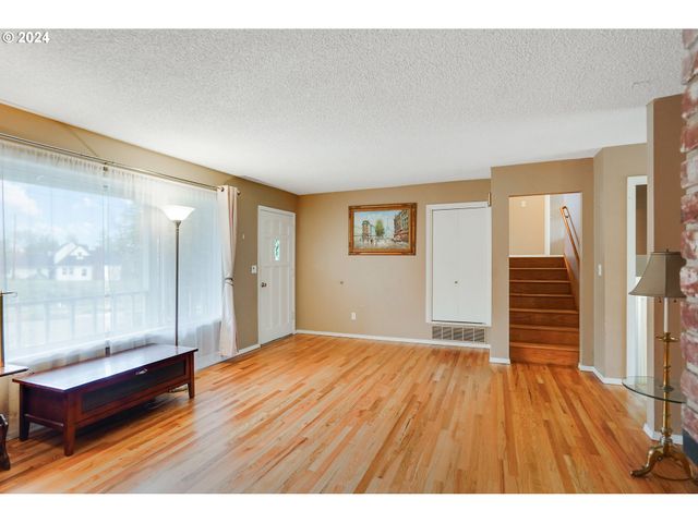 390 Nw CONIFER Blvd, Corvallis, OR 97330