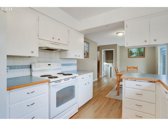 390 Nw CONIFER Blvd, Corvallis, OR 97330