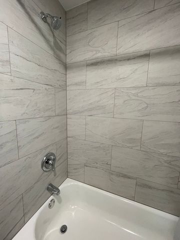 8511 S Parkside Avenue, Burbank, IL 60459