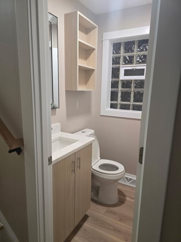 8511 S Parkside Avenue, Burbank, IL 60459