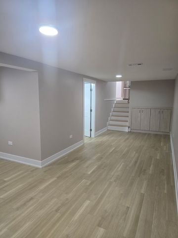 8511 S Parkside Avenue, Burbank, IL 60459