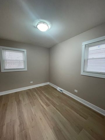 8511 S Parkside Avenue, Burbank, IL 60459