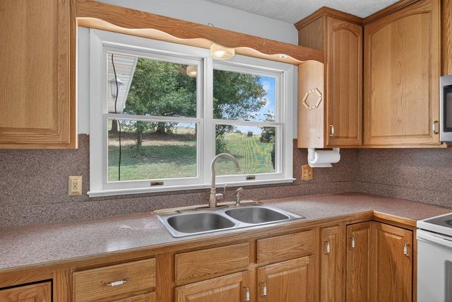 1627 BARBERSHOP RD, Edinburg, VA 22824
