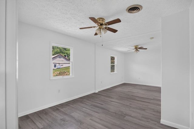 1627 BARBERSHOP RD, Edinburg, VA 22824
