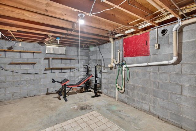 1627 BARBERSHOP RD, Edinburg, VA 22824