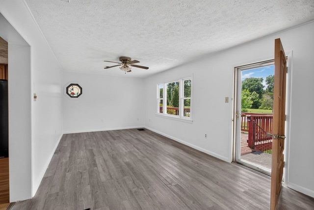 1627 BARBERSHOP RD, Edinburg, VA 22824