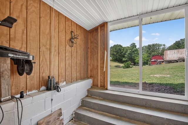 1627 BARBERSHOP RD, Edinburg, VA 22824