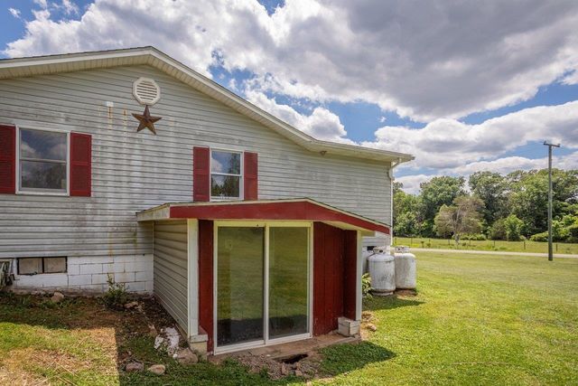 1627 BARBERSHOP RD, Edinburg, VA 22824