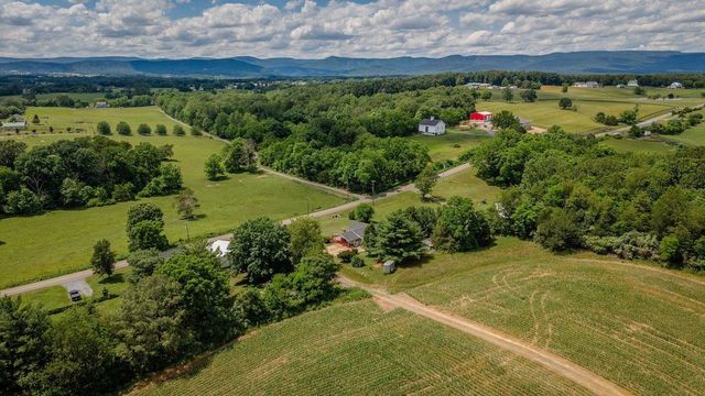 1627 BARBERSHOP RD, Edinburg, VA 22824
