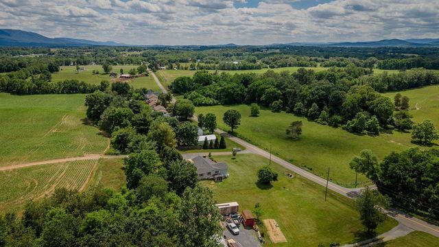 1627 BARBERSHOP RD, Edinburg, VA 22824