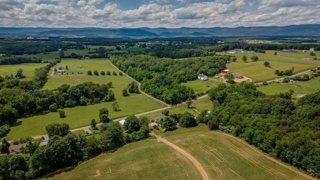 1627 BARBERSHOP RD, Edinburg, VA 22824