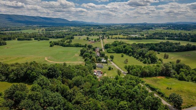1627 BARBERSHOP RD, Edinburg, VA 22824