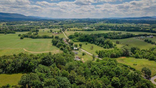 1627 BARBERSHOP RD, Edinburg, VA 22824