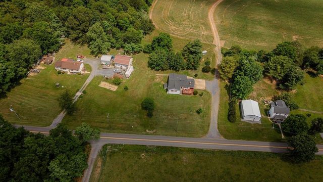 1627 BARBERSHOP RD, Edinburg, VA 22824