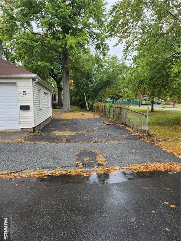 5 Barber Street, Little Falls, NJ 07424