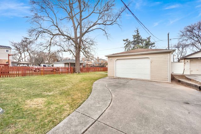 2232 S 2nd Avenue, North Riverside, IL 60546