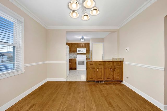 2232 S 2nd Avenue, North Riverside, IL 60546