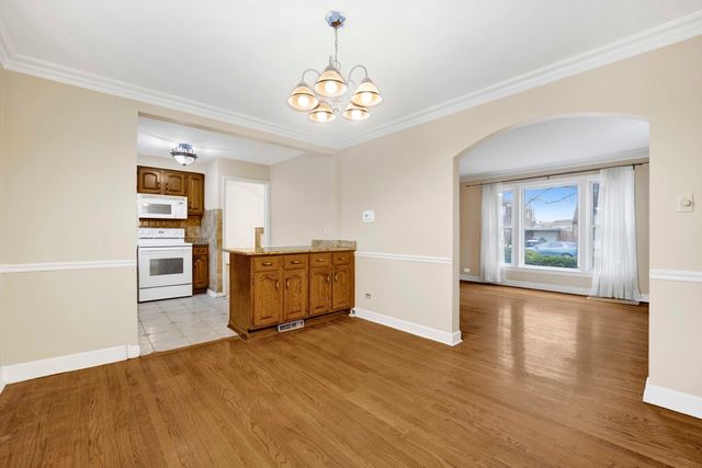 2232 S 2nd Avenue, North Riverside, IL 60546