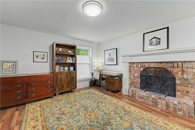 3323 N Summerhill Drive, Fayetteville, AR 72703
