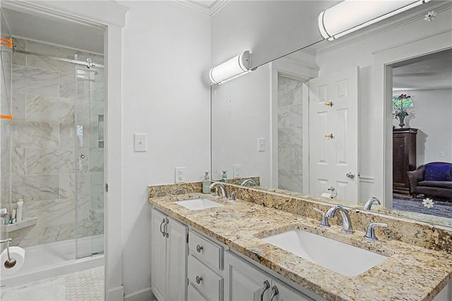 3323 N Summerhill Drive, Fayetteville, AR 72703