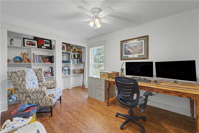 3323 N Summerhill Drive, Fayetteville, AR 72703