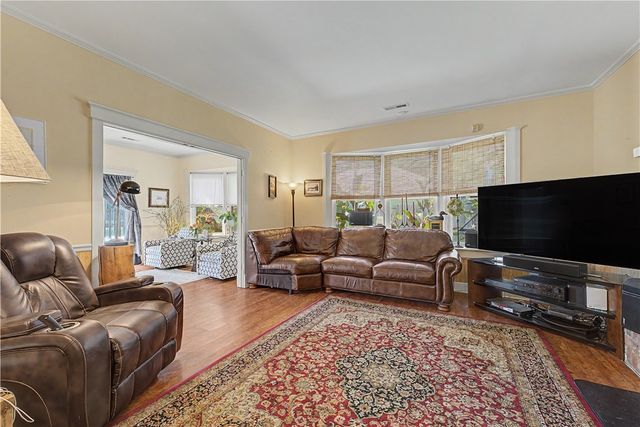 3323 N Summerhill Drive, Fayetteville, AR 72703