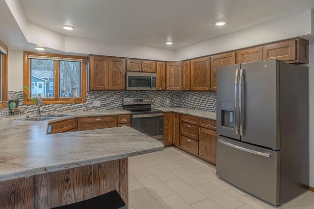 2802 31st STREET S, La Crosse, WI 54601