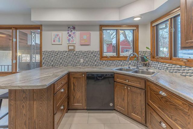 2802 31st STREET S, La Crosse, WI 54601