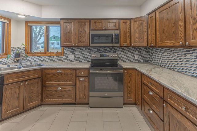 2802 31st STREET S, La Crosse, WI 54601