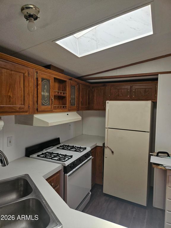 Image 6 of property listing at 6472 River Road, Holbrook, AZ 85942